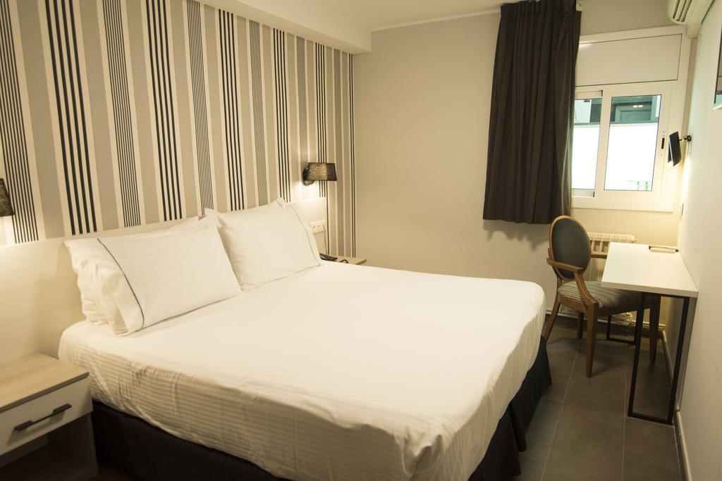New Hotel Colon Матаро Номер фото